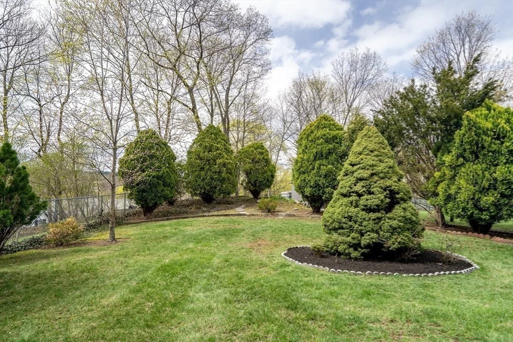 Photo of 6 Oakland Circle