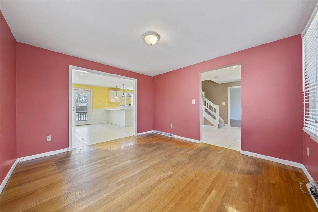 Photo of 75 Erica Dr