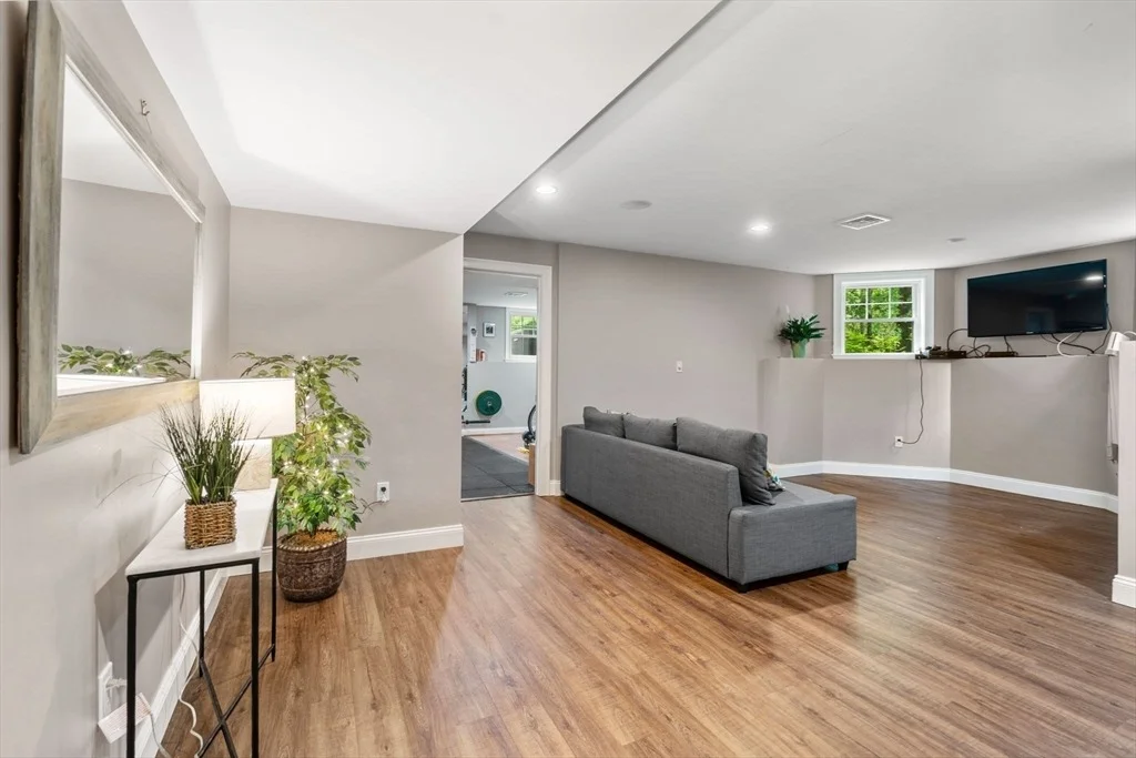 Photo of 53 Thompson Ave