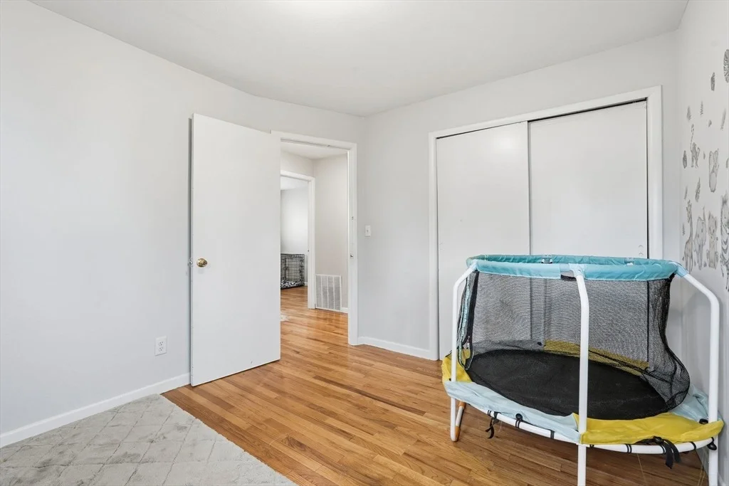 Photo of 30 Jerilis Dr