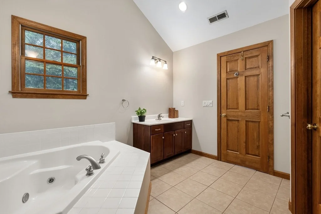 Photo of 44 Carillon Cir