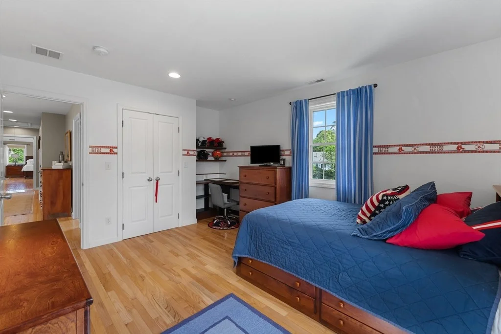 Photo of 7 Eaton Dr