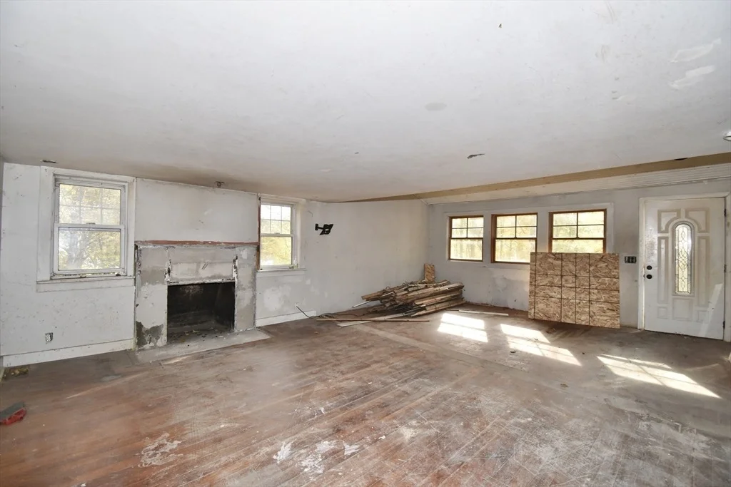 Photo of 319 Main St