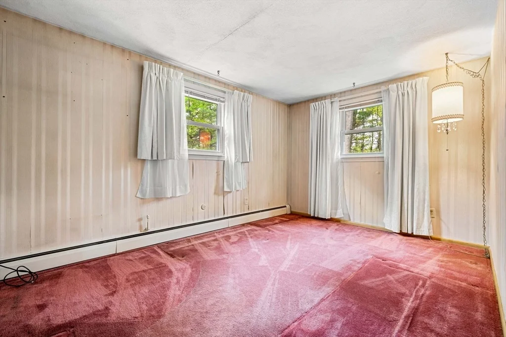 Photo of 11 Dadant Dr