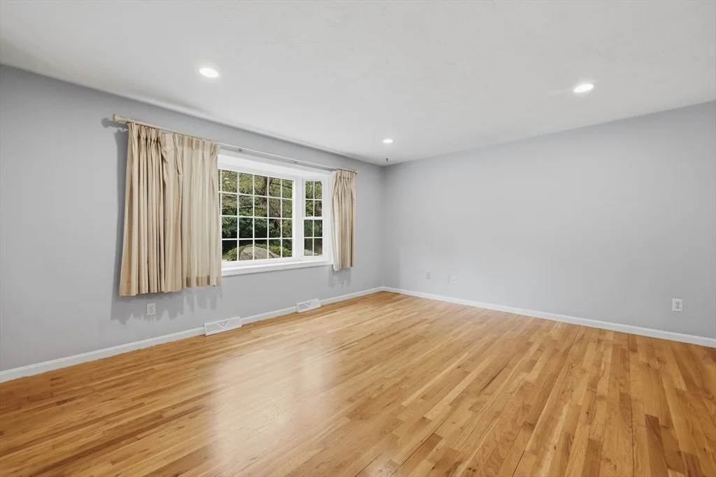 Photo of 6 Fox Hill Road