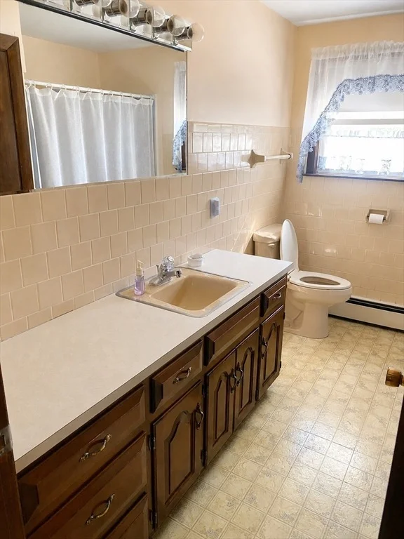 Photo of 1282 Quaker St