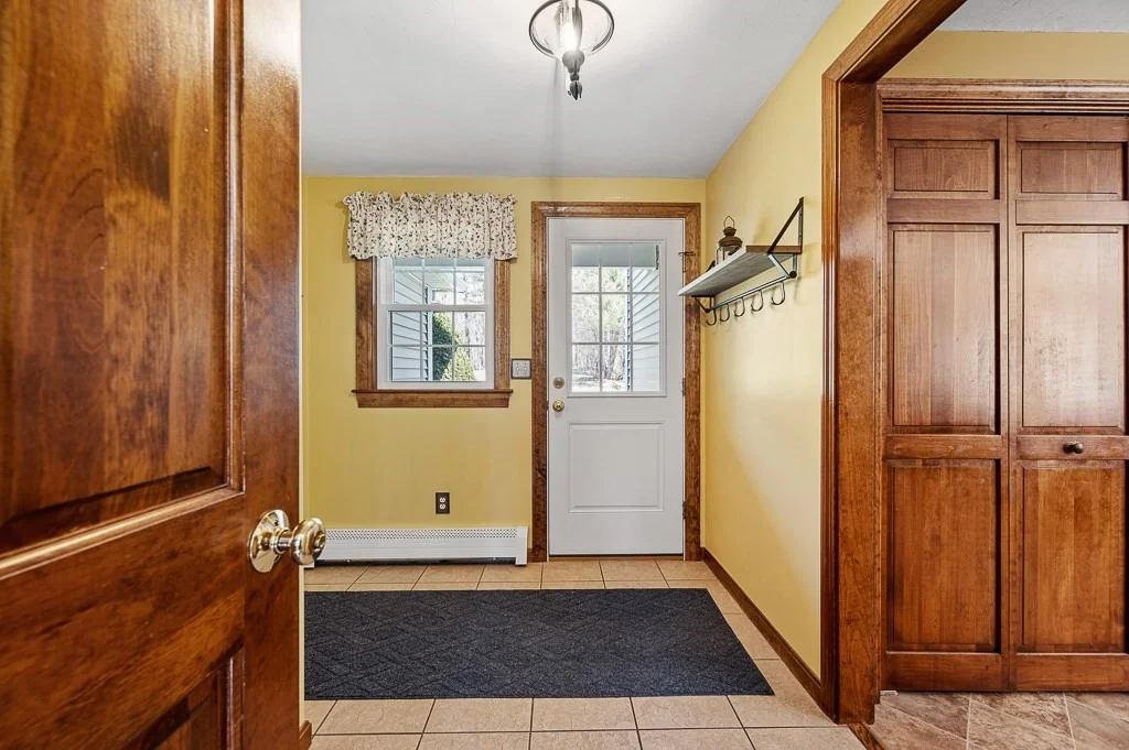 Photo of 7 Crestview Dr
