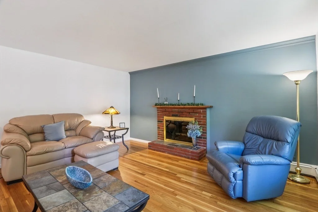 Photo of 196 Hudson Rd