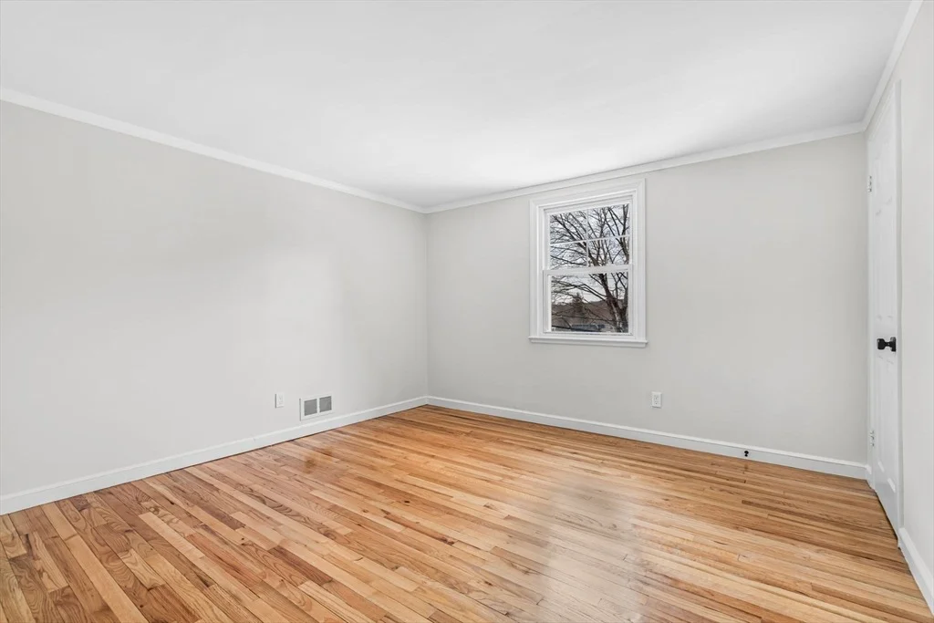 Photo of 4 Retrop Rd