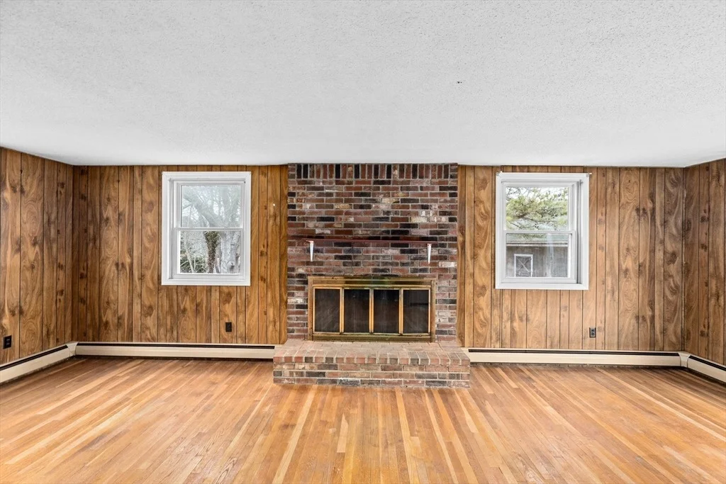 Photo of 1460 Massasoit Rd