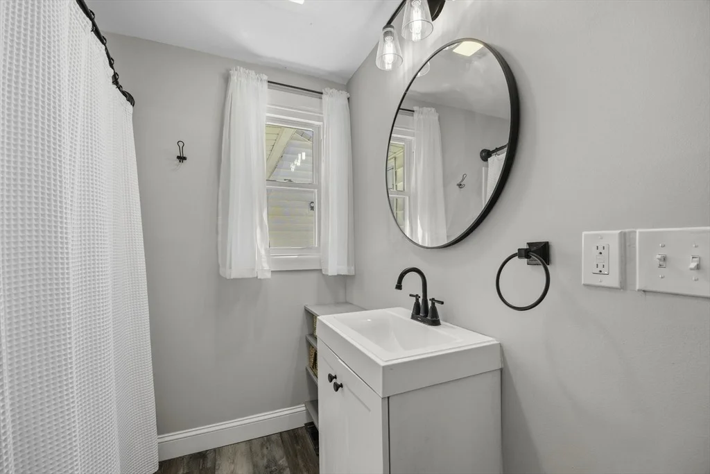 Photo of 140 Everett St