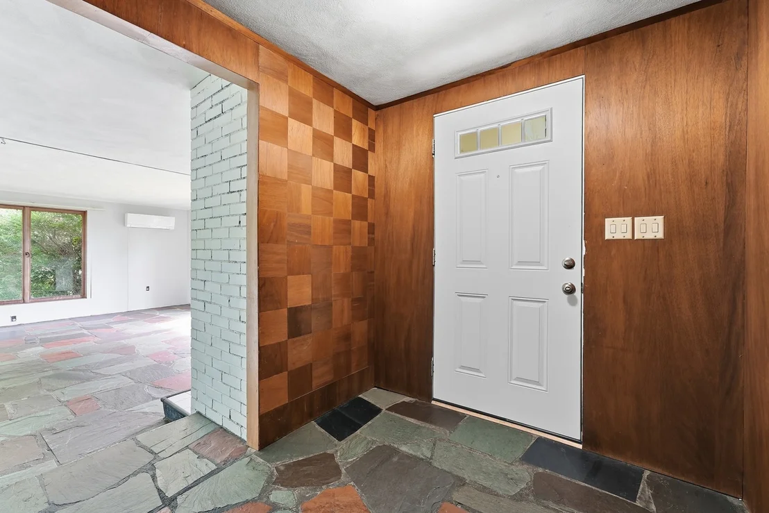 Photo of 31 Woodcrest Road