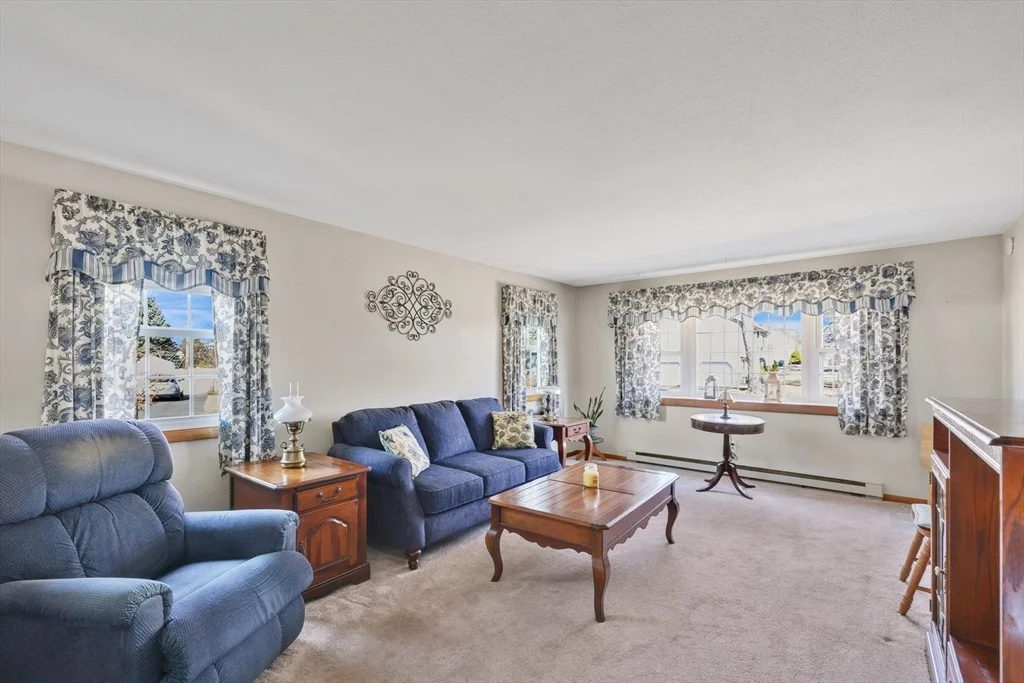 Photo of 380 Old Field Rd