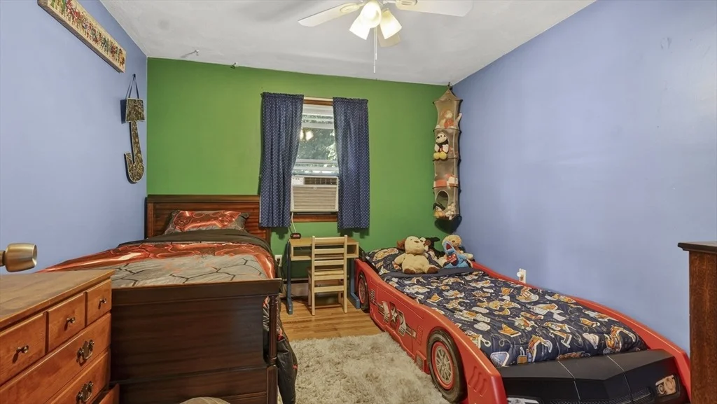 Photo of 31 Shaker Rd