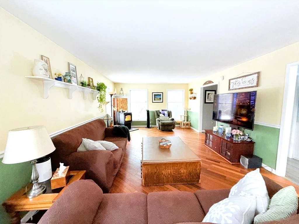 Photo of 276 Belchertown Rd