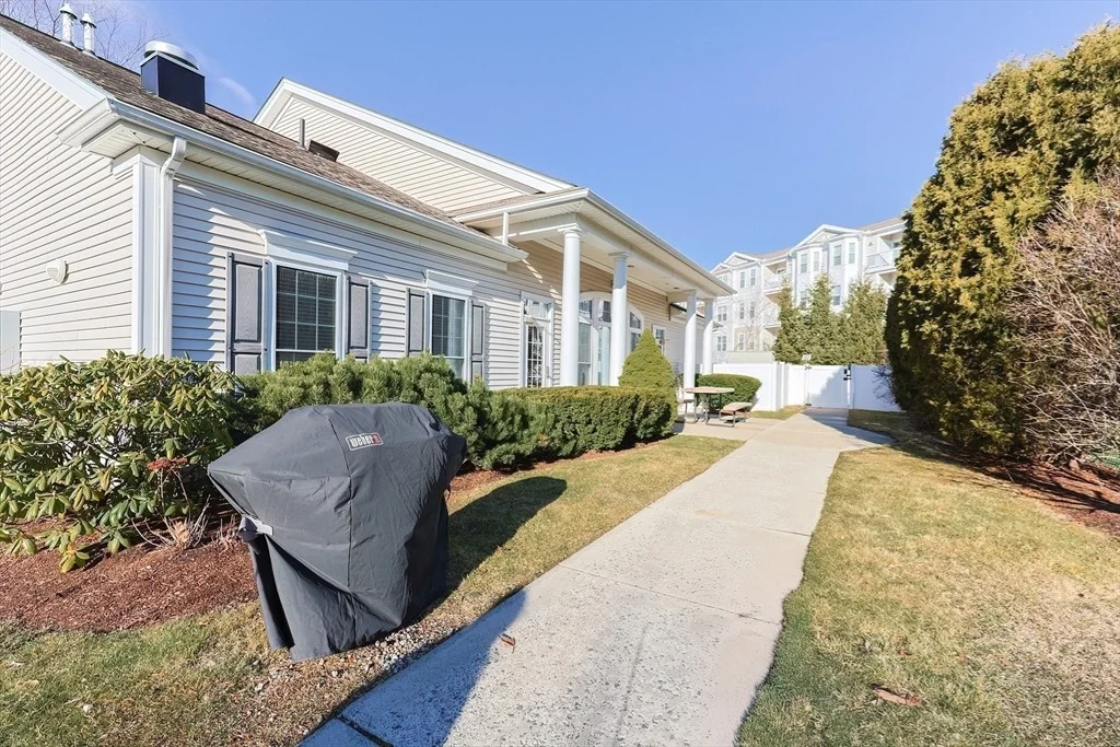 Photo of Unit 307 at 53 Bartlett Way