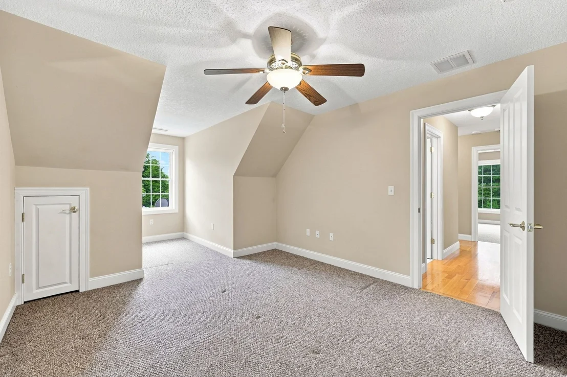 Photo of 33 Caddyshack Dr