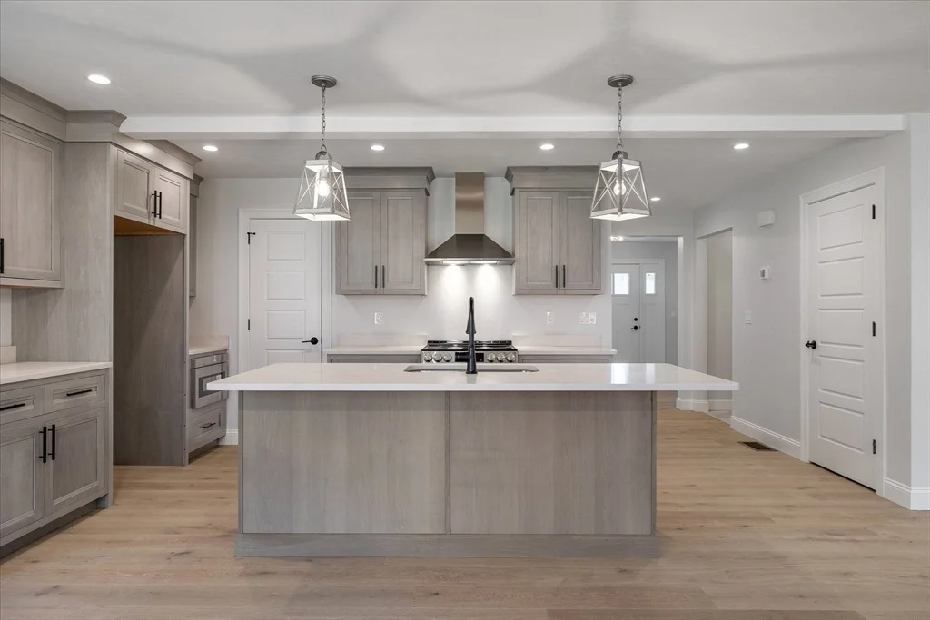 Photo of 170 Ln 8