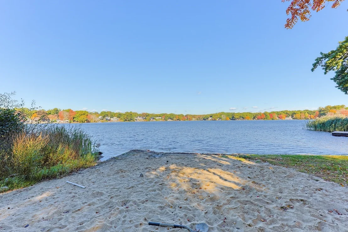 Photo of 116 Lakeshore Dr