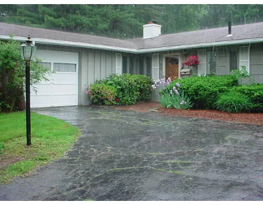 Photo of 50 Donna Rd