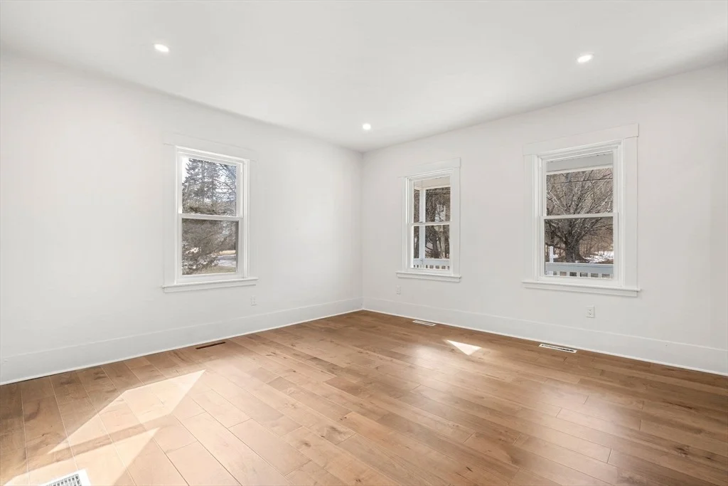 Photo of 2 Maple St