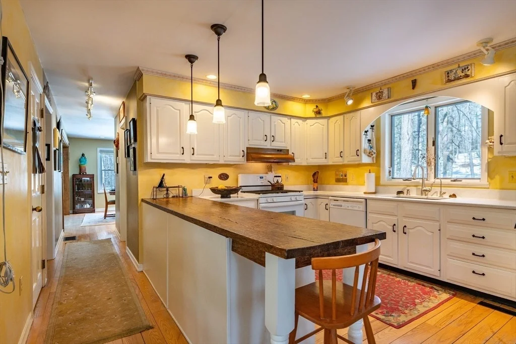 Photo of 469 Sylvester Rd
