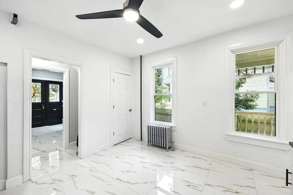 Photo of 163 Thompson St