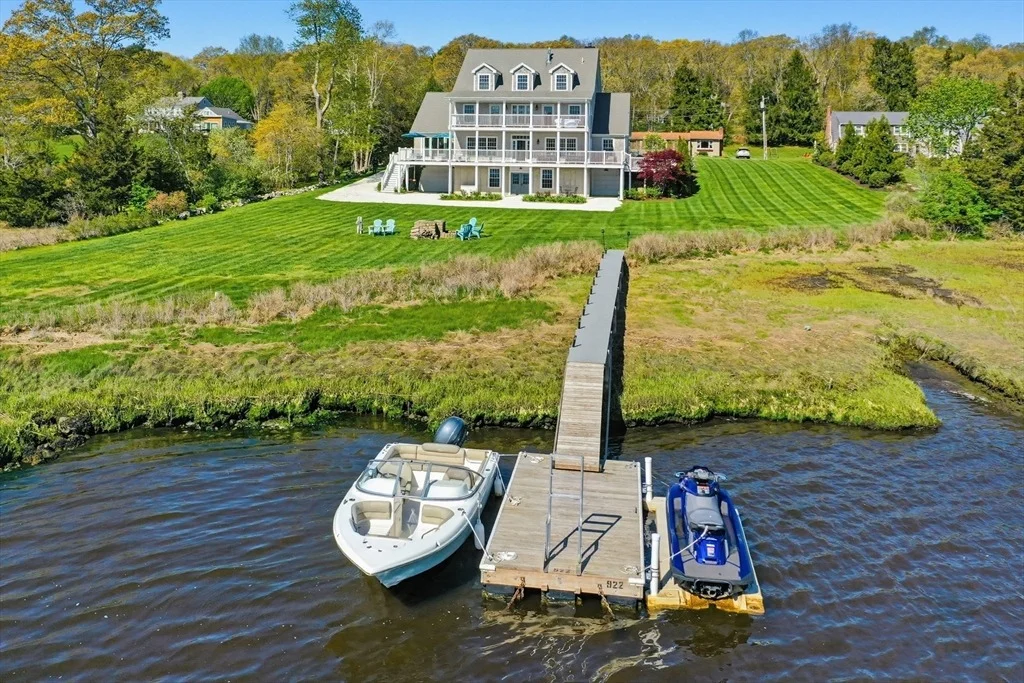Photo of 922 Drift Rd