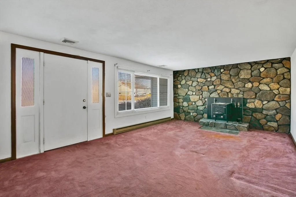 Photo of 17 Labelle Cir