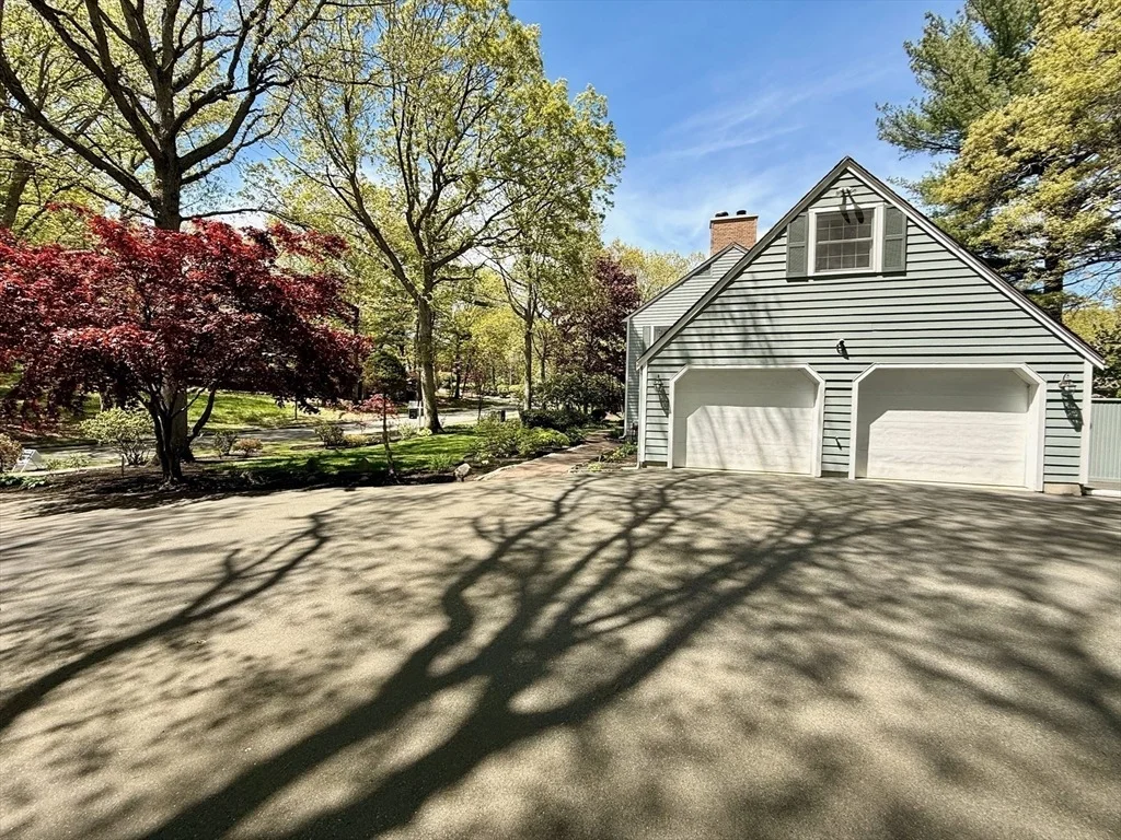 Photo of 2 Liberty Ln