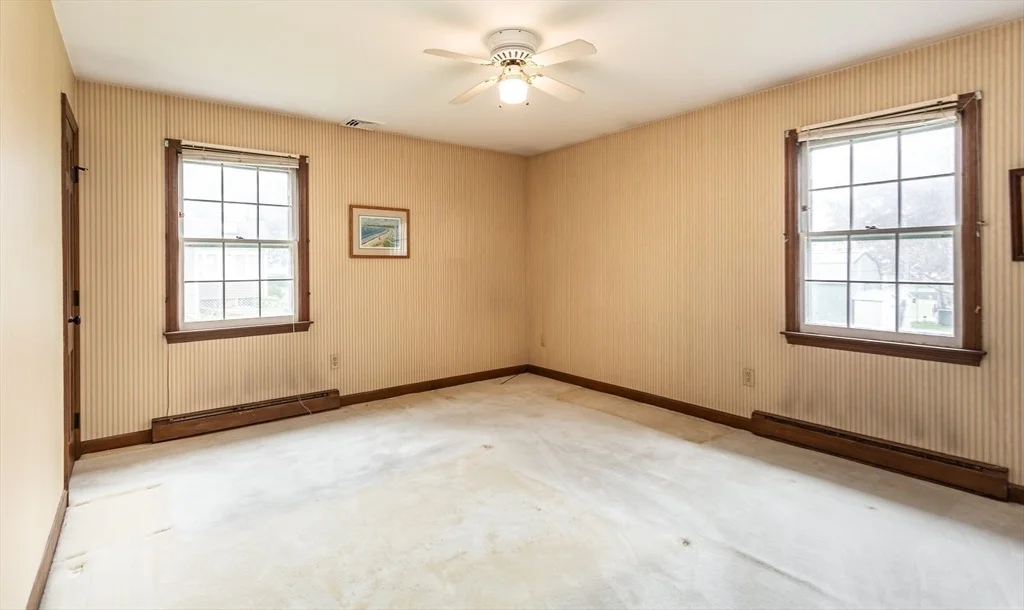Photo of 84 Thomas Dr