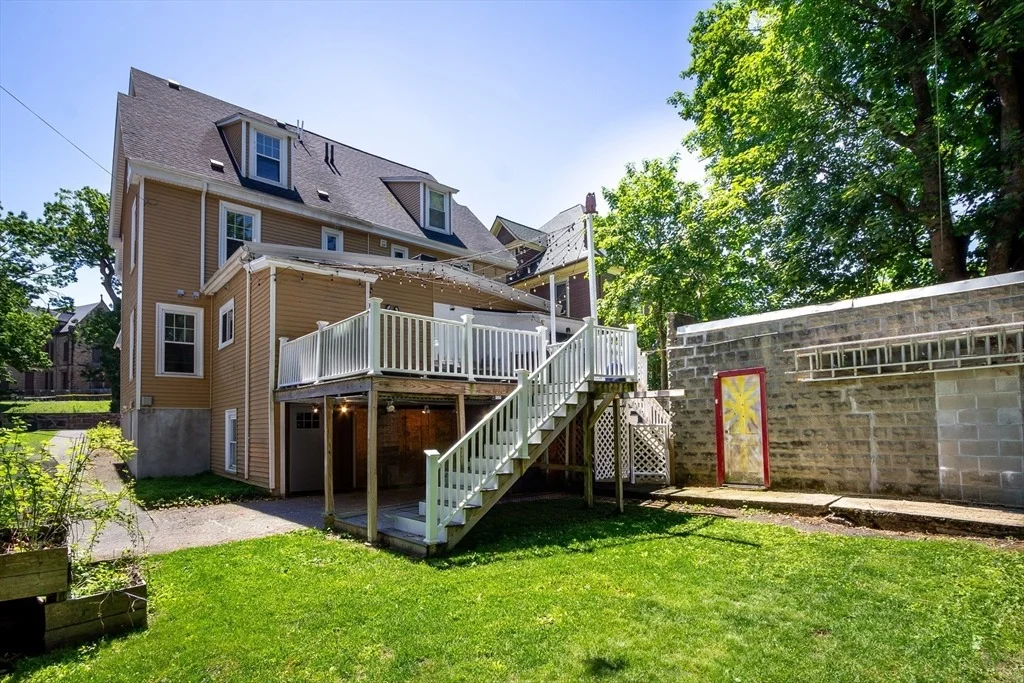 Photo of 287 Walnut Ave