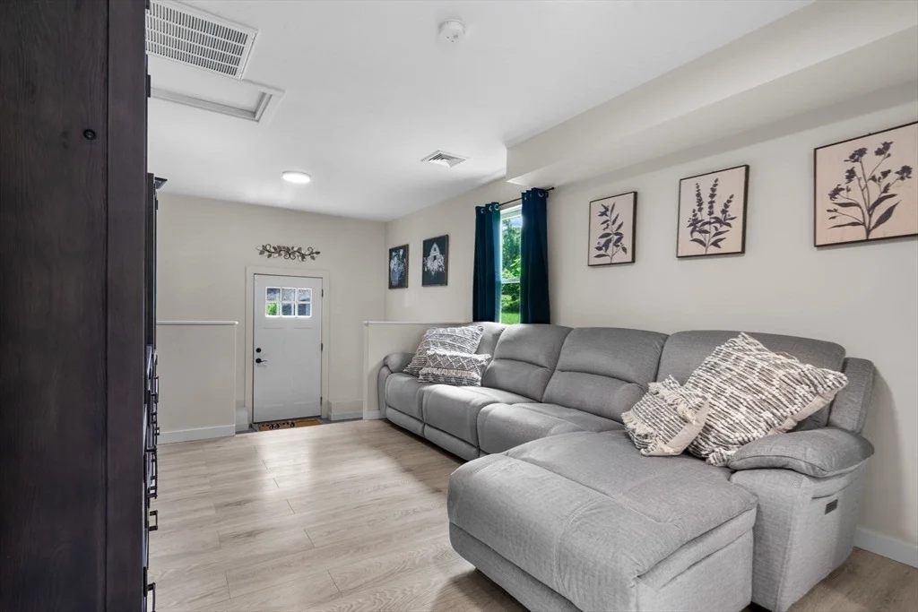 Photo of 27 Joy St