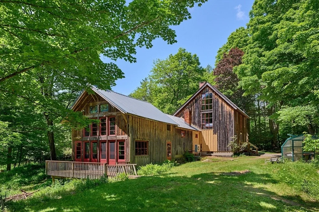 Photo of 102 Chestnut Hill Loop