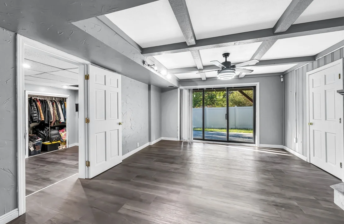Photo of 10 Robert Dr
