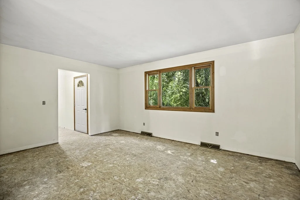 Photo of 800 Town Farm Rd