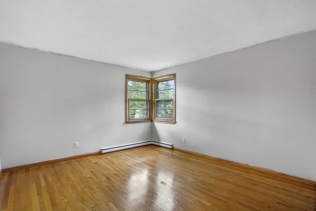 Photo of 185 Gardens Dr