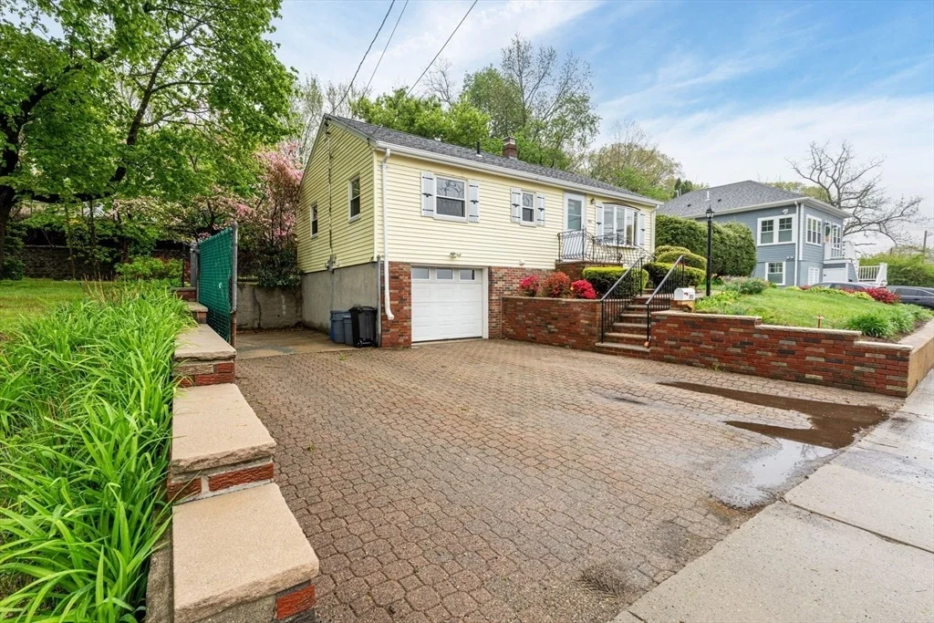 Photo of 303 Forest St