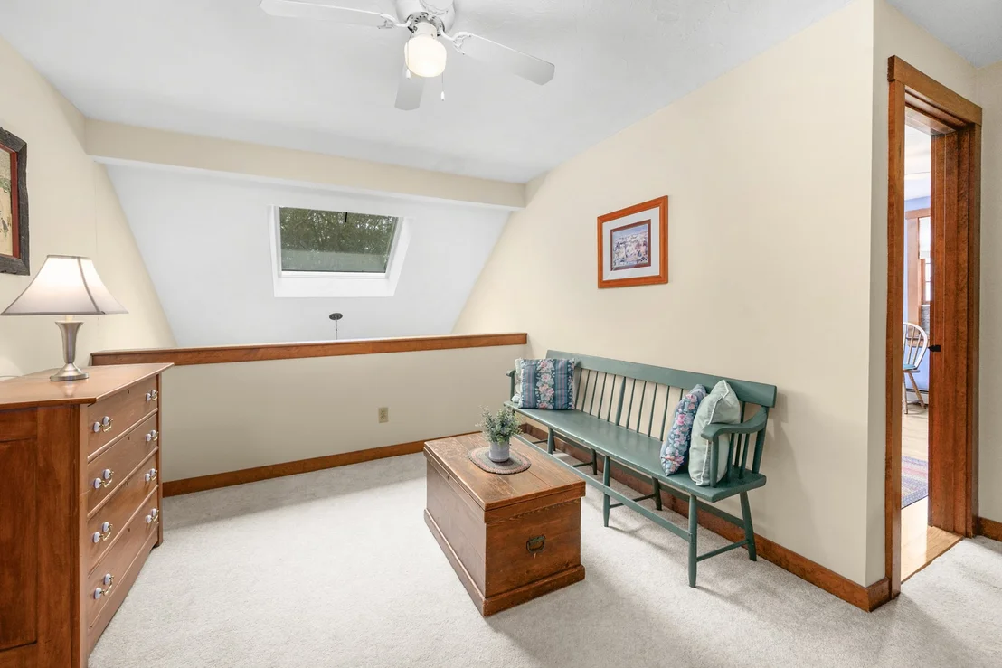 Photo of 8 Crestview Dr Ext