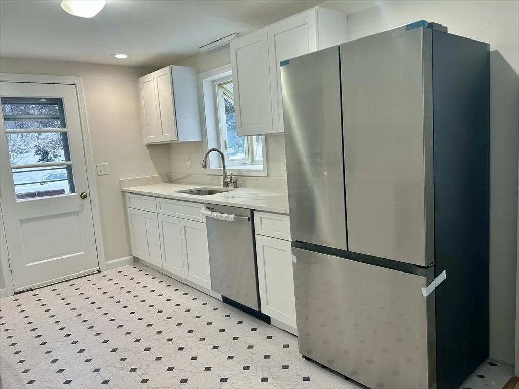 Photo of 48 Hemlock Dr