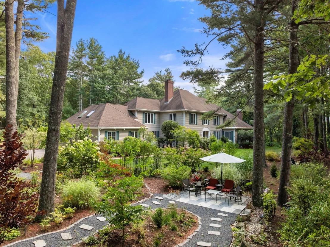 Photo of 40 Grand Hill Dr