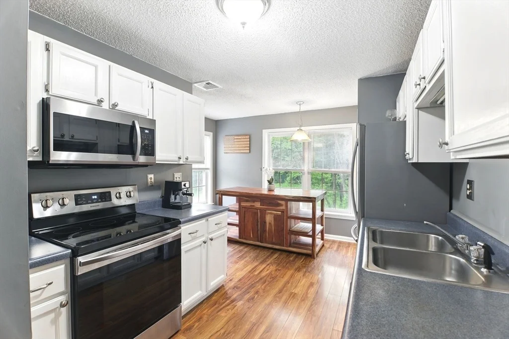 Photo of Unit B at 59 Castlegate Dr.