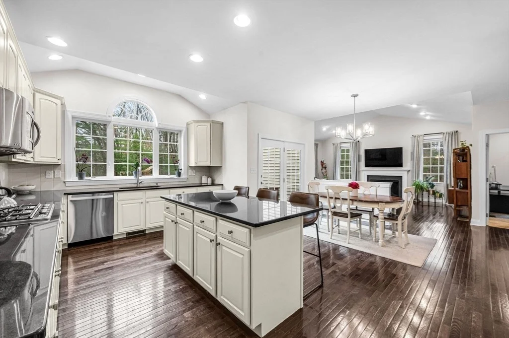 Photo of 16 York Cir