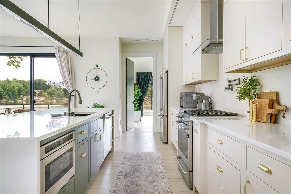 Photo of 226 Lakeview Drive