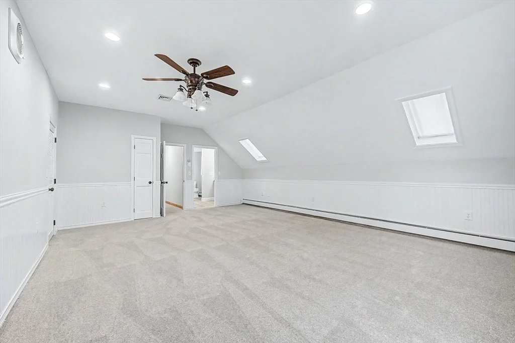 Photo of 8 Thomas Dr