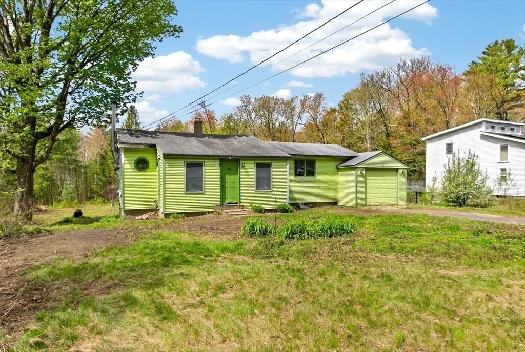Photo of 1673 Petersham Rd