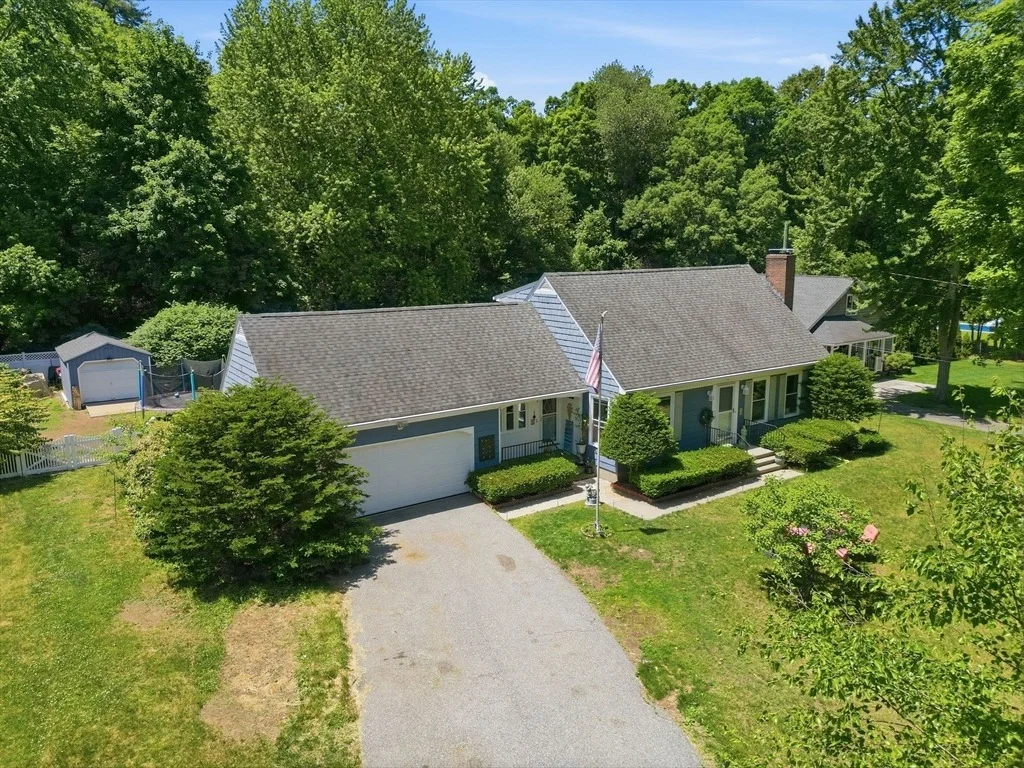 Photo of 64 Senator St