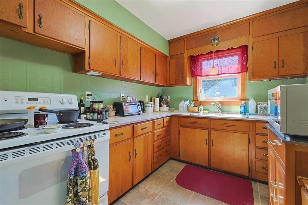 Photo of 16 Lakeview St