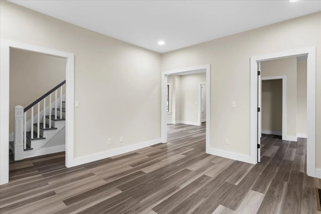 Photo of 123 Bay St