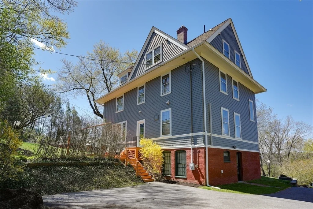 Photo of 13 Maplewood Rd